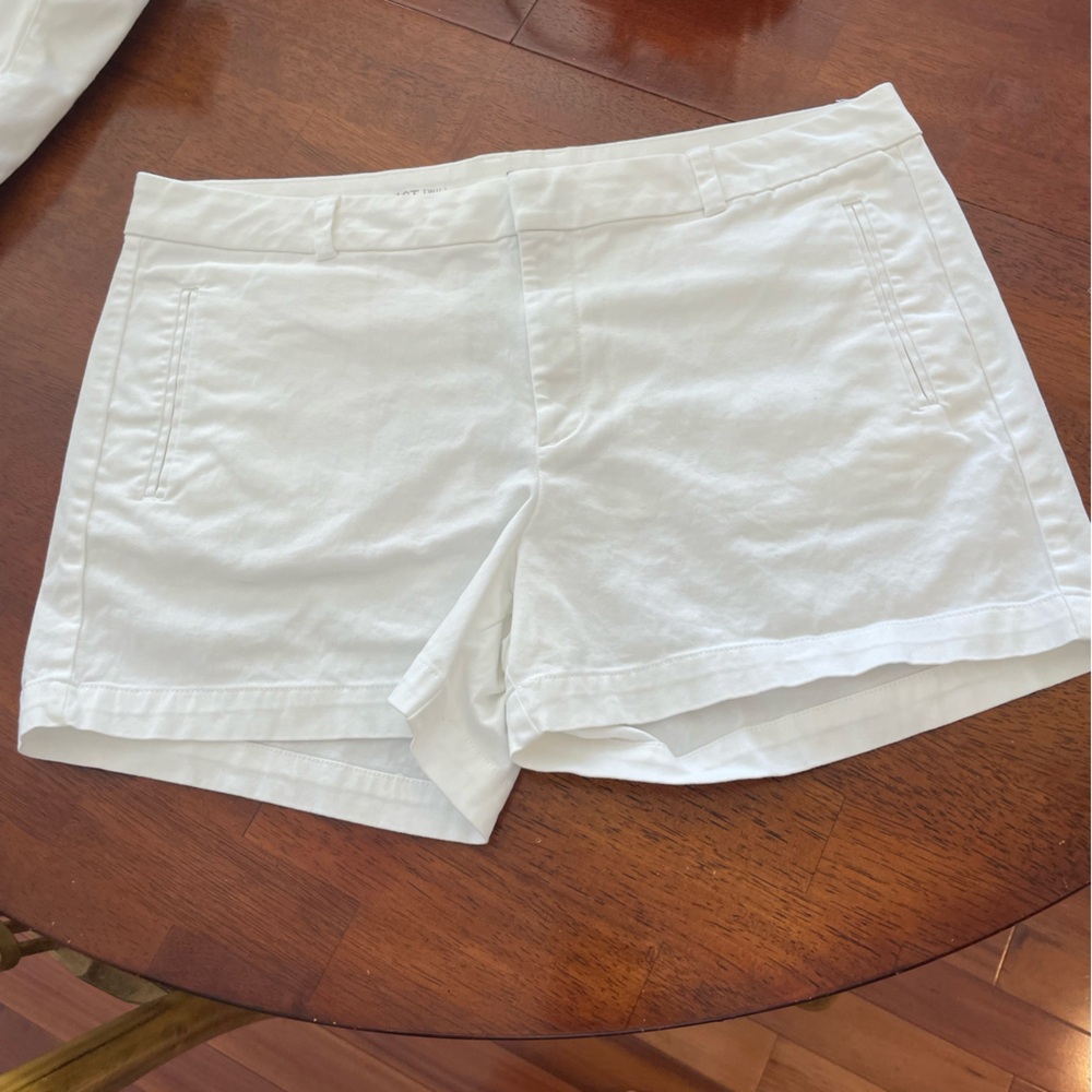 Ana shorts 16